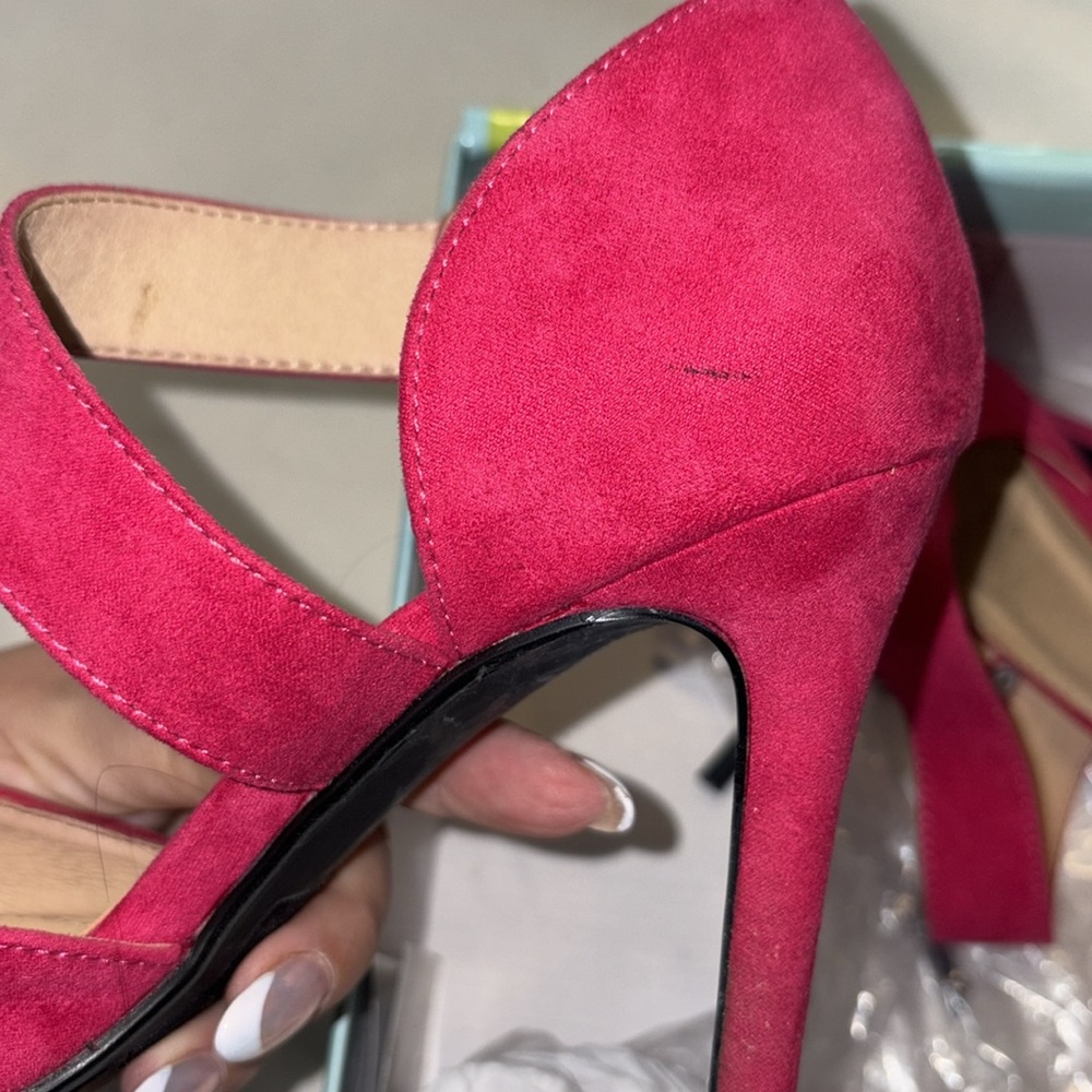 Fuchsia pointed toe heels - Picture 5 of 6